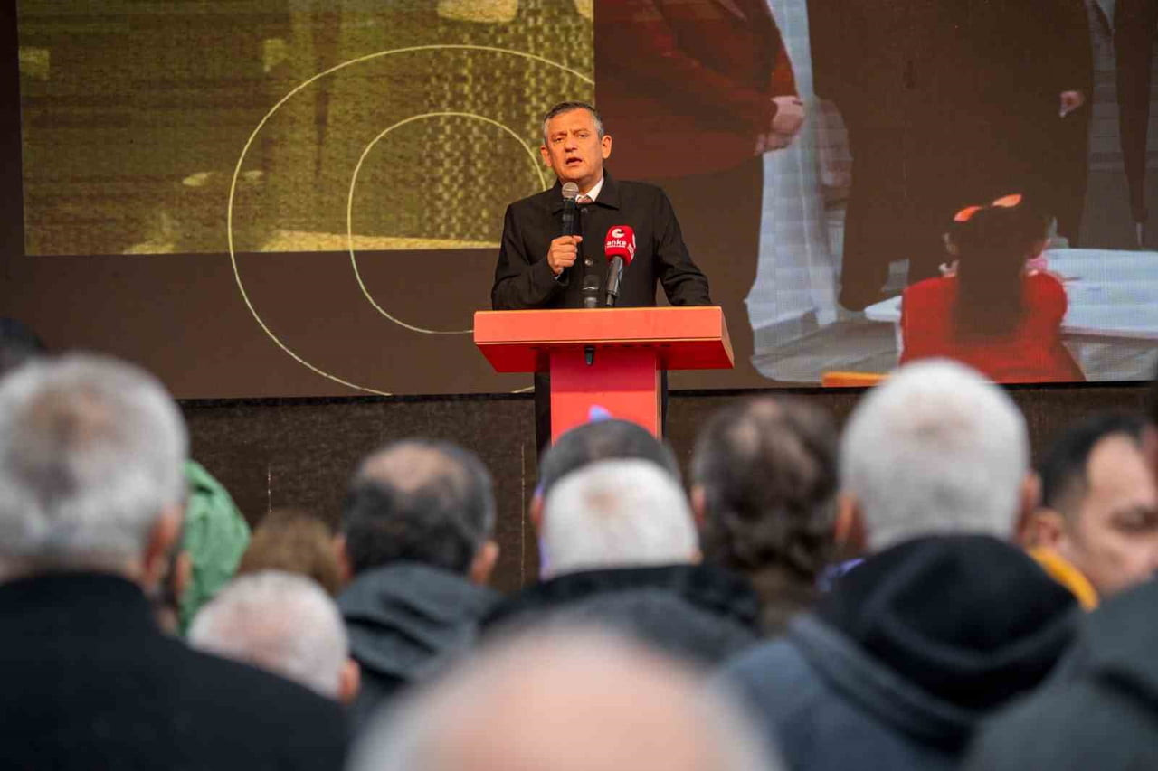 MANİSA’DA TOPLU AÇILIŞ TÖRENİNDE KONUŞAN CHP GENEL BAŞKANI ÖZGÜR ÖZEL, PARTİLERİNE YÖNELİK...