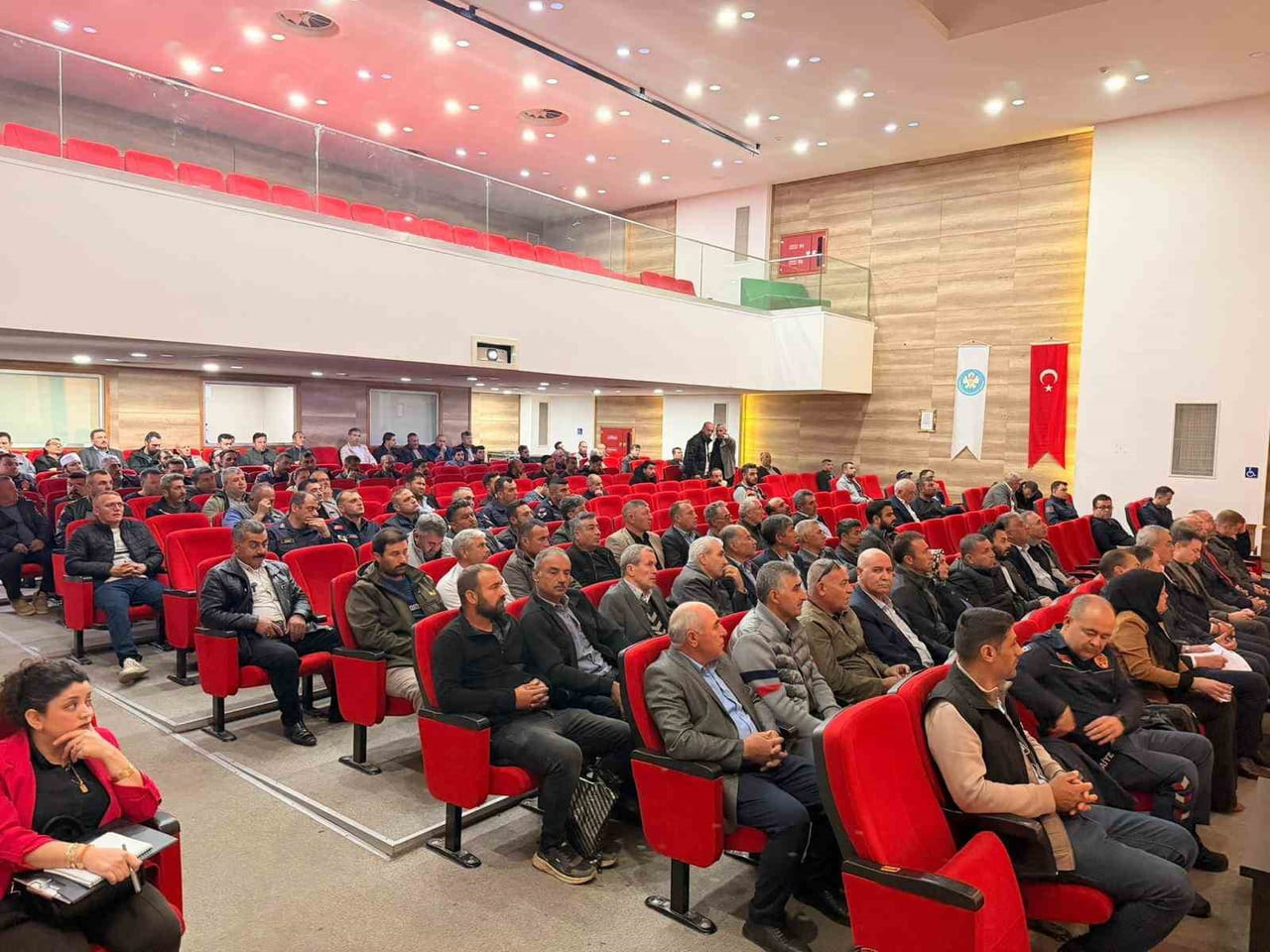 MANİSA’NIN ALAŞEHİR İLÇESİNDE ORMAN YANGINLARINA KARŞI GENİŞ KATILIMLI TOPLANTI DÜZENLENDİ. ERKEN...