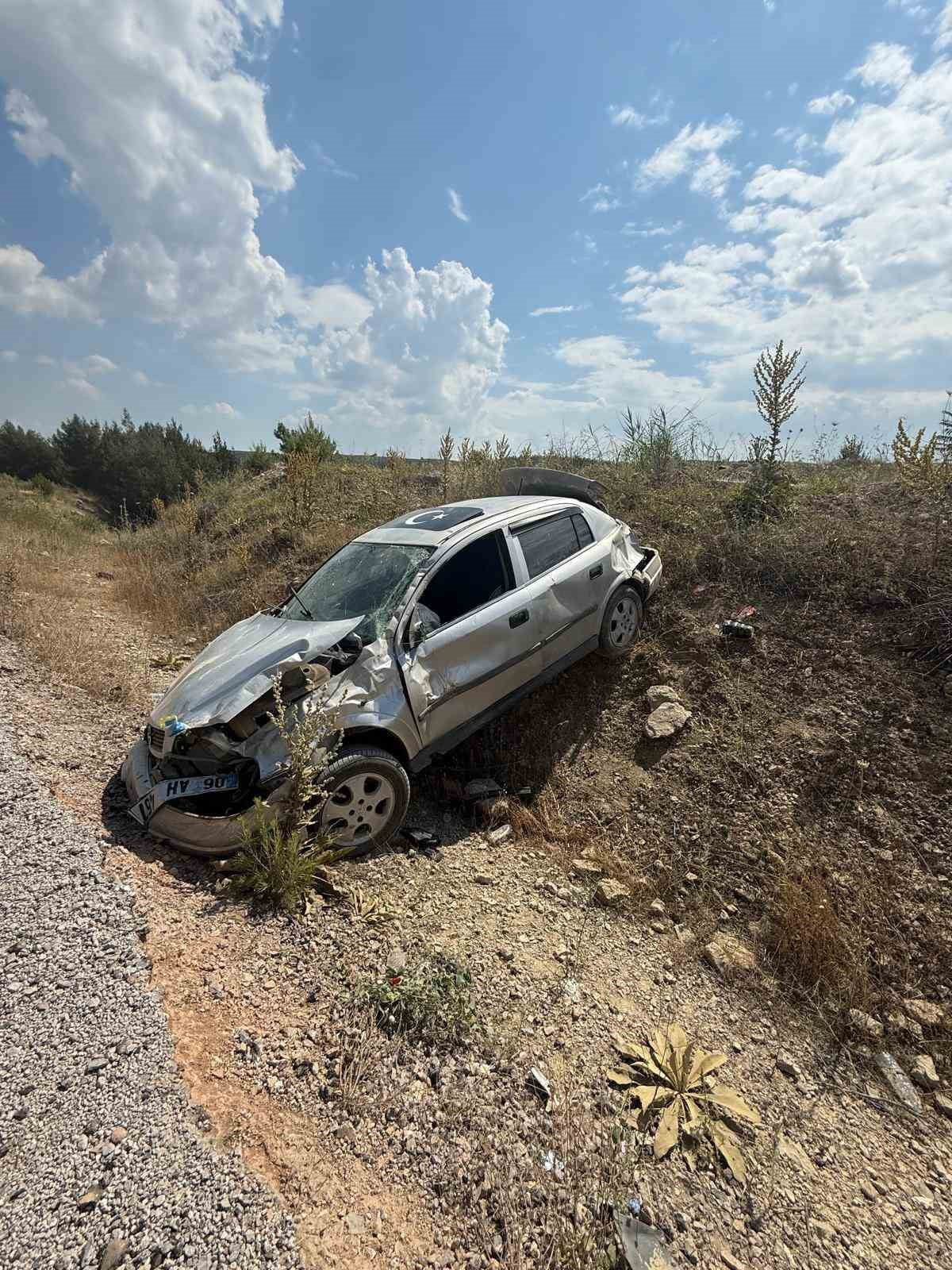 MANİSA’NIN GÖRDES İLÇESİNDE ÇEVRE YOLUNDA SEYİR HALİNDEKİ ARACIN YOLDAN ÇIKARAK TAKLA ATMASI...