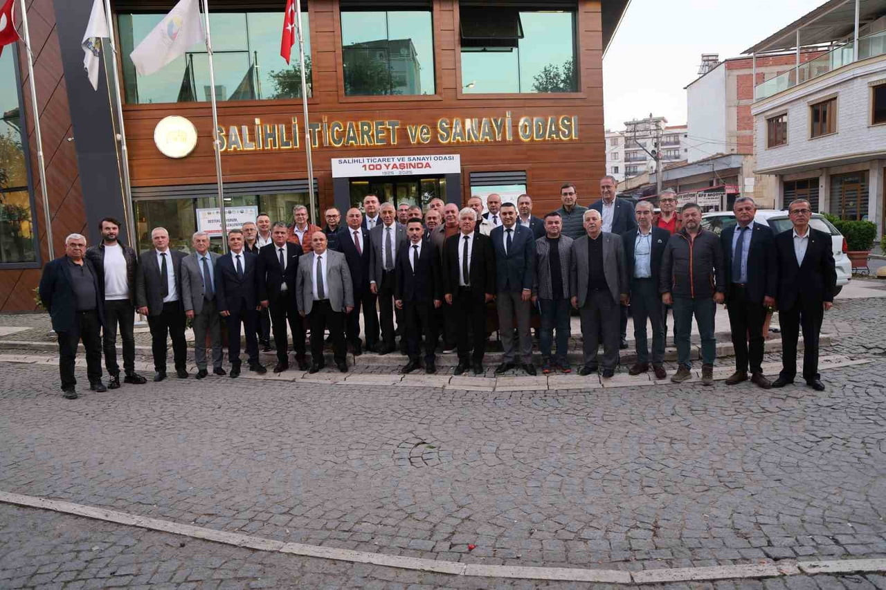 MANİSA’NIN SALİHLİ İLÇESİNDE FAALİYET GÖSTEREN ESNAF VE MESLEK ODALARININ BAŞKANLARI, TİCARET VE...