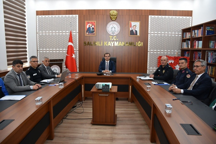 MANİSA’NIN SALİHLİ İLÇESİNDE İLÇE GÜVENLİK DANIŞMA KURULU TOPLANTISI, KAYMAKAM ALİ GÜLDOĞAN...