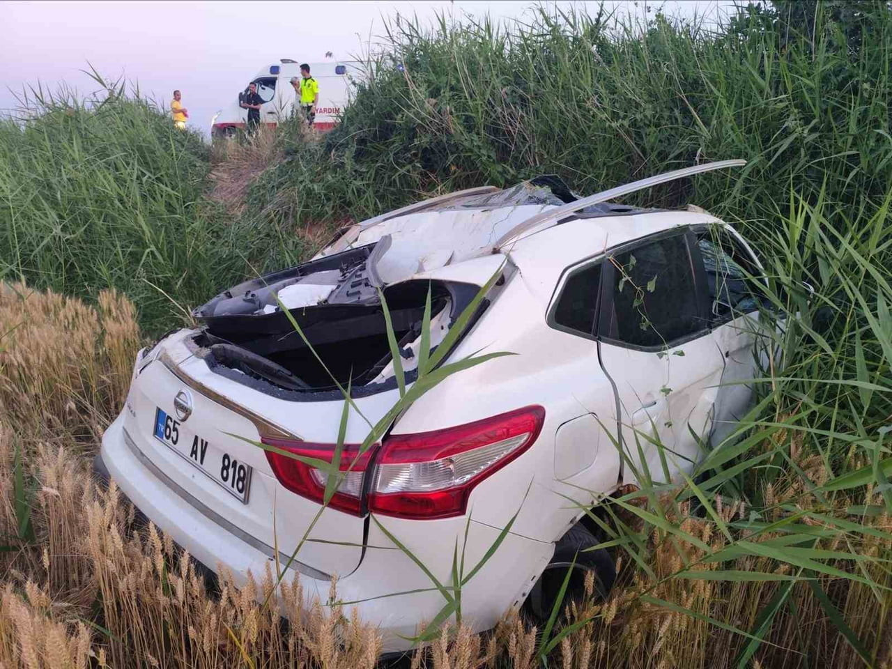 MANİSA’NIN SALİHLİ İLÇESİNDE OTOMOBİL İLE KAMYONUN ÇARPIŞMASI SONUCU MEYDANA GELEN KAZADA 2’Sİ...