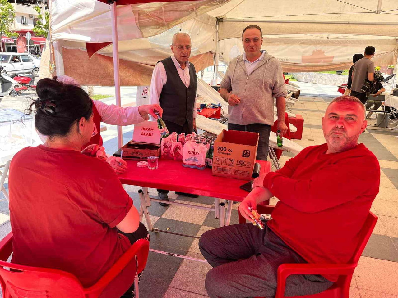 MANİSA’NIN SARIGÖL İLÇESİNDE TÜRK KIZILAYI TARAFINDAN DÜZENLENEN HEDİYELİ KAN BAĞIŞI KAMPANYASI...