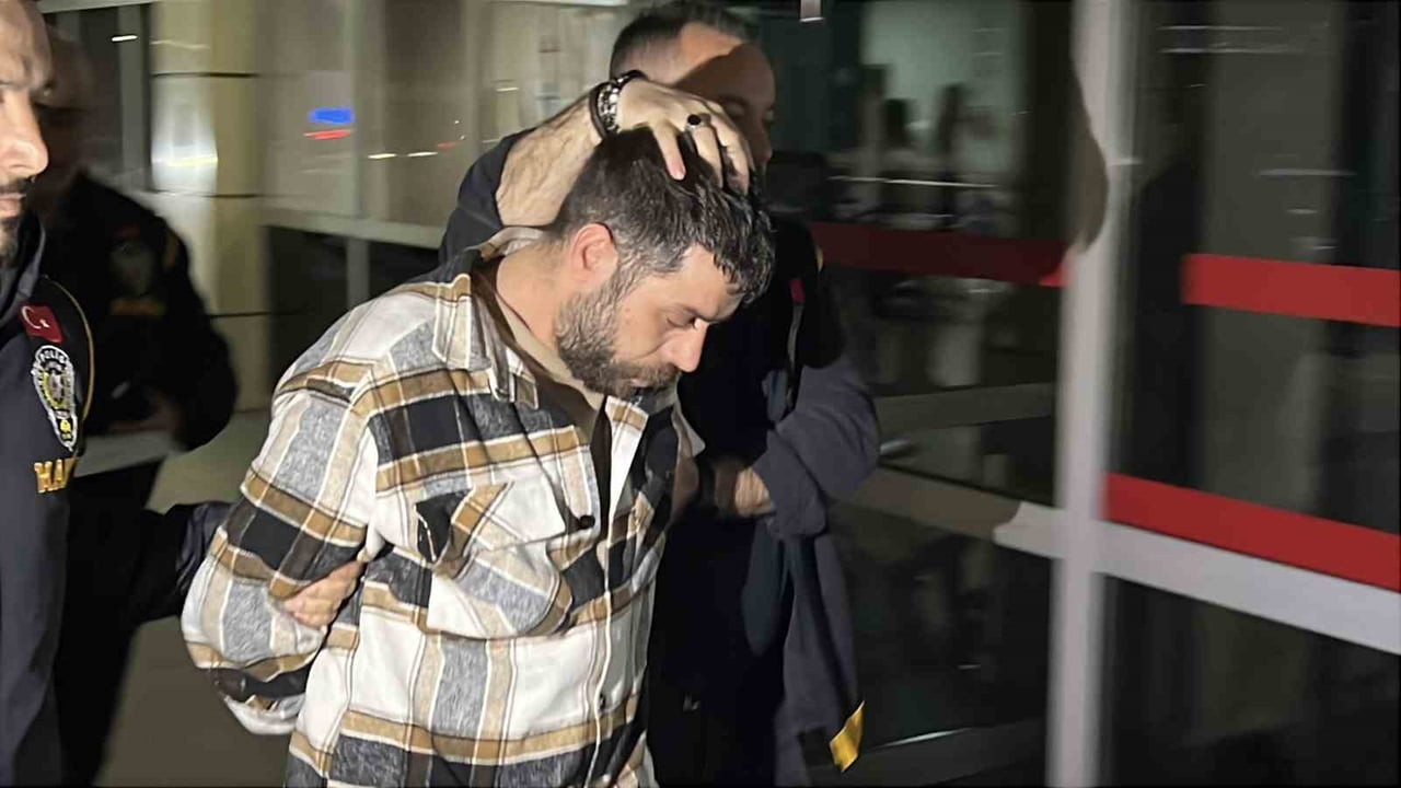 MANİSA’NIN ŞEHZADELER İLÇESİNDE, EVİNDE BOĞULARAK ÖLDÜRÜLMÜŞ HALDE BULUNAN MÜRŞİDE BÖCÜNE (69)...