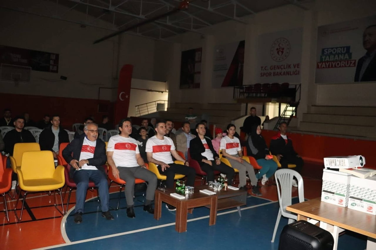 MANİSA’NIN SELENDİ İLÇESİNDE, A MİLLİ FUTBOL TAKIMI’NIN KOSOVA İLE OYNADIĞI KRİTİK KARŞILAŞMA...