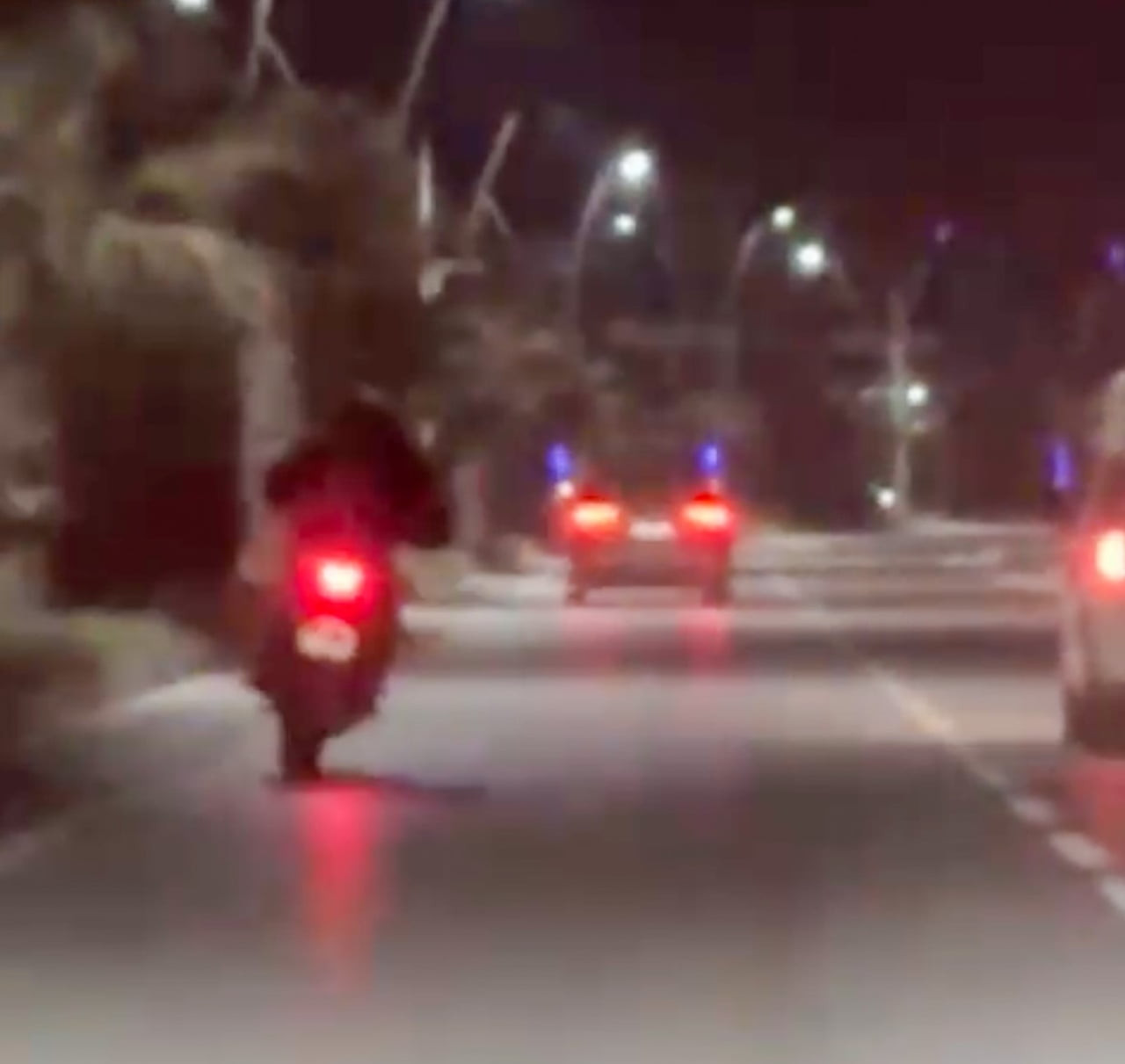 MANİSA’NIN YUNUSEMRE İLÇESİNDE YAKLAŞIK 2 AYDIR PLAKASINI GİZLEYEREK TRAFİK KURALLARINI İHLAL EDEN...