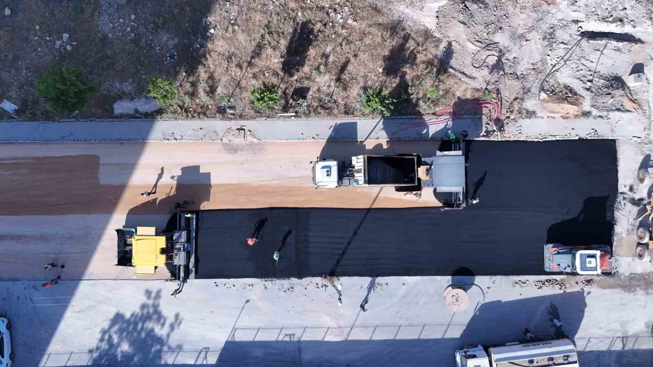 MARDİN BÜYÜKŞEHİR BELEDİYESİ, ARTUKLU’DA ASFALT ÇALIŞMALARINA DEVAM EDİYOR