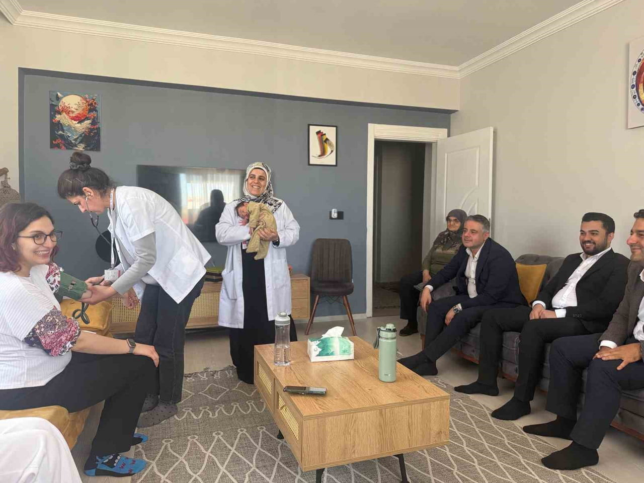 MARDİN İL SAĞLIK MÜDÜRÜ UZM. DR. SAFFET YAVUZ, HALK SAĞLIĞI HİZMETLERİ BAŞKANI UZM. DR. CİHAT...