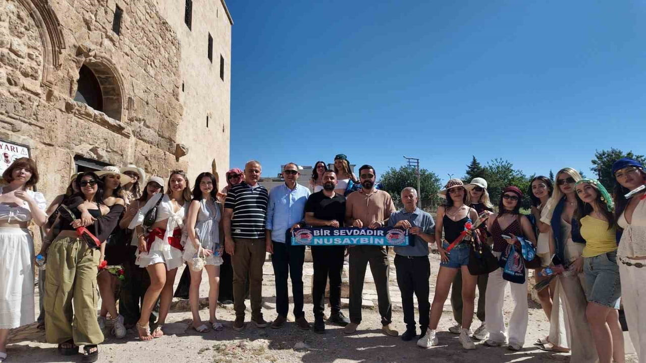 MARDİN OTELCİLER VE TURİZMCİLER DERNEĞİ ÖNCÜLÜĞÜNDE KENTE DAVET EDİLEN 30 SOSYAL MEDYA İÇERİK...