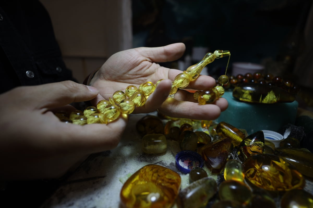 Mardin'de çevresinde "Sofi Usta" olarak tanınan minyatür sanatçısı Seyfettin Çelik, Türkiye'nin...