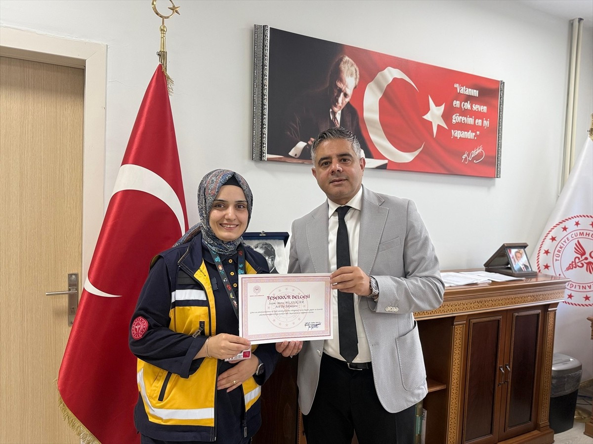 Mardin'de, doğum sancısı başlayan kadın, sağlık personelinin telefonla yönlendirdiği eşinin...