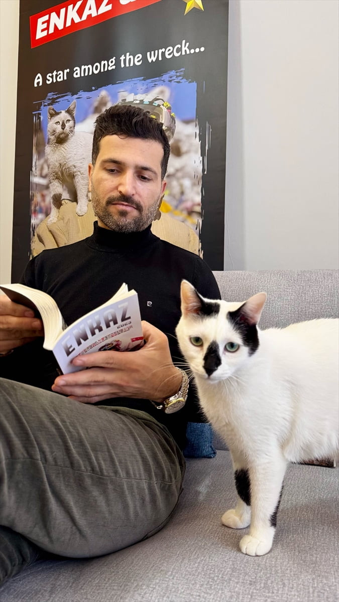 Mardin'de yaşayan Ali Çakas, Gaziantep'in Nurdağı ilçesinde depremin ardından arama kurtarma...