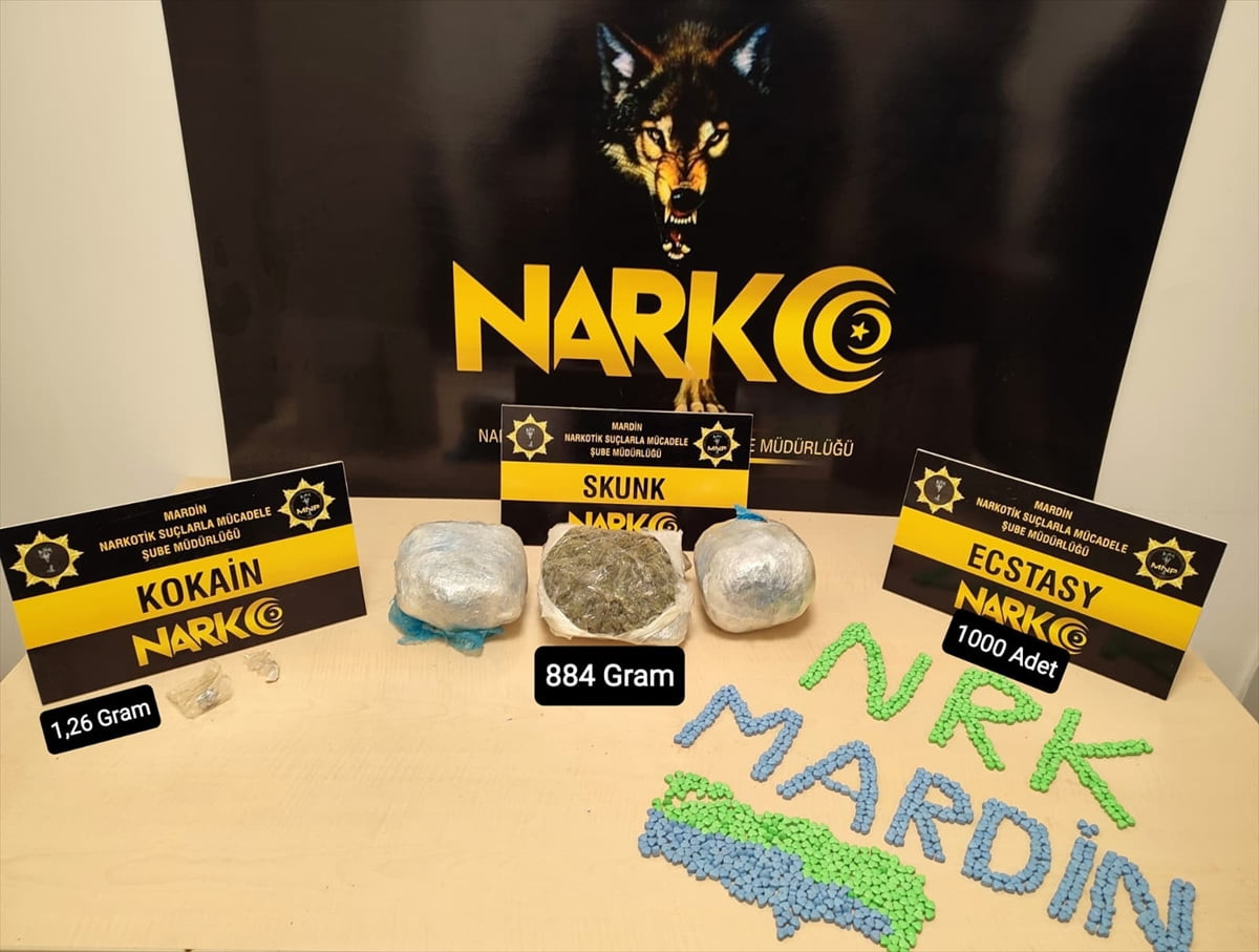 Mardin'in Artuklu ilçesinde düzenlenen uyuşturucu operasyonunda 4 şüpheli yakalandı. Yapılan...
