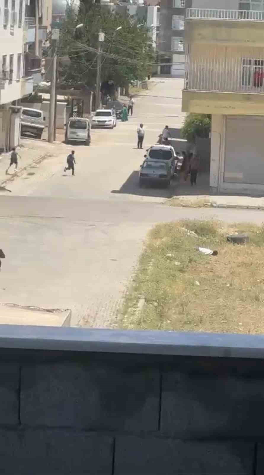 MARDİN’DE 1 KİŞİNİN ÖLDÜĞÜ SİLAHLI KAVGANIN CEP TELEFONU GÖRÜNTÜLERİ ORTAYA ÇIKTI