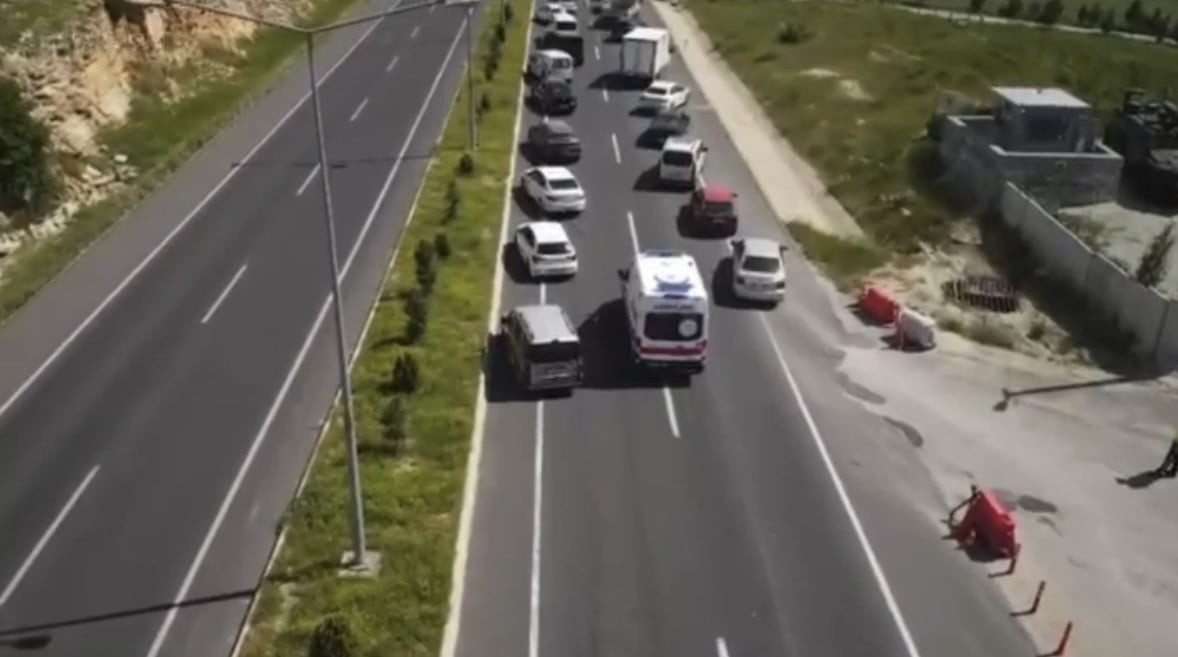 MARDİN’DE, AMBULANSLARIN TRAFİKTE DAHA HIZLI VE GÜVENLİ ŞEKİLDE İLERLEYEBİLMESİ AMACIYLA “FERMUAR...