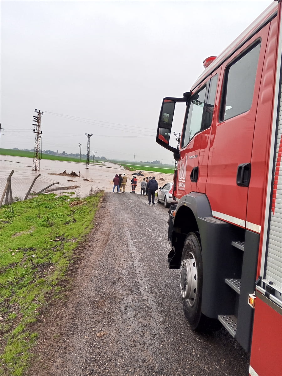 Mardin’in Artuklu, Kızıltepe ve Mazıdağı ilçelerinde etkili olan sağanak yağış hayatı olumsuz...