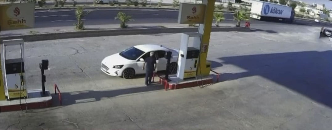 MARDİN’İN NUSAYBİN İLÇESİNDE, DÜN AKŞAM SAATLERİNDE YOLUN KARŞISINA GEÇMEK İSTEYEN YAŞLI KADINA...