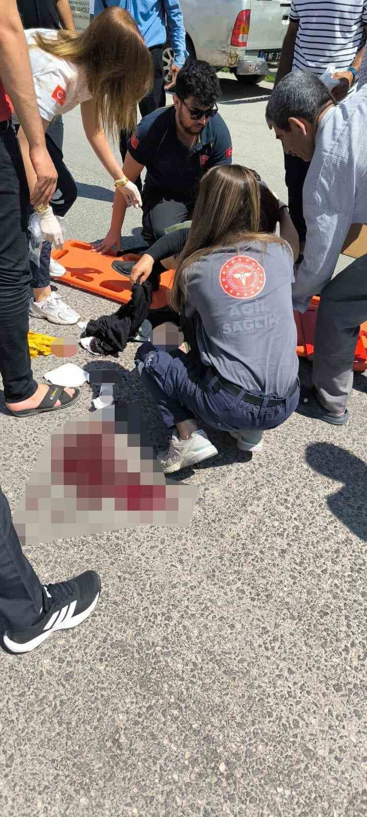 MARDİN’İN NUSAYBİN İLÇESİNDE MOTOSİKLETTEN DÜŞEN KADIN AĞIR YARALANDI.
