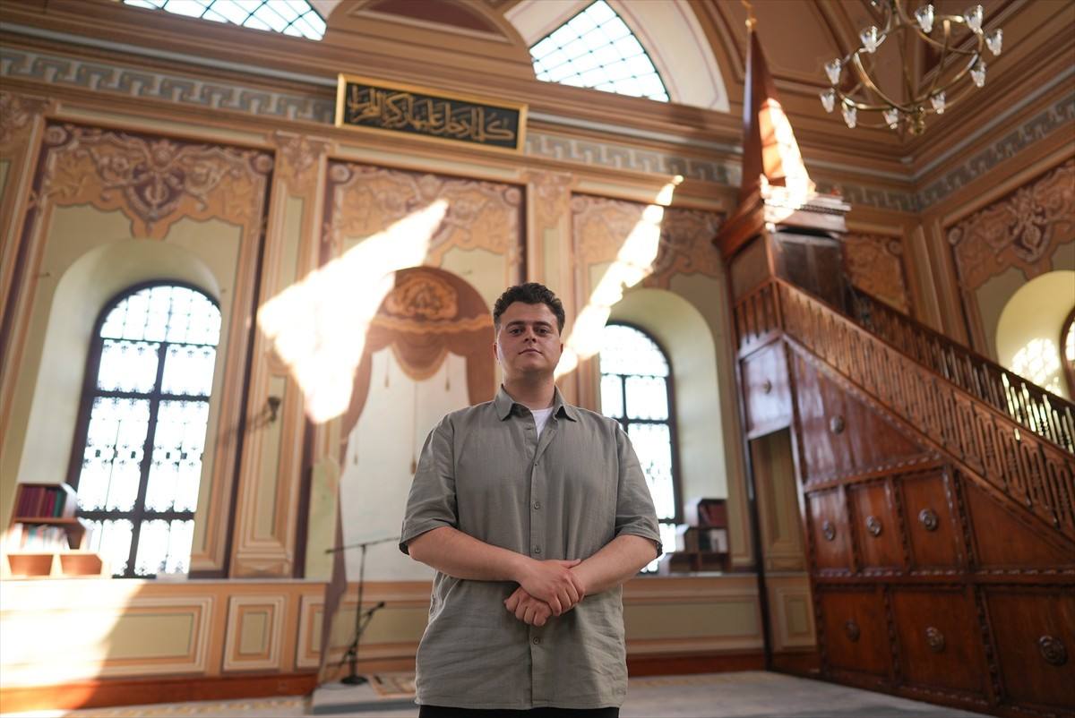 Marmara Üniversitesi İlahiyat Fakültesi öğrencisi İbrahim Etem Aktaş, Osmanlı Türkçesiyle...