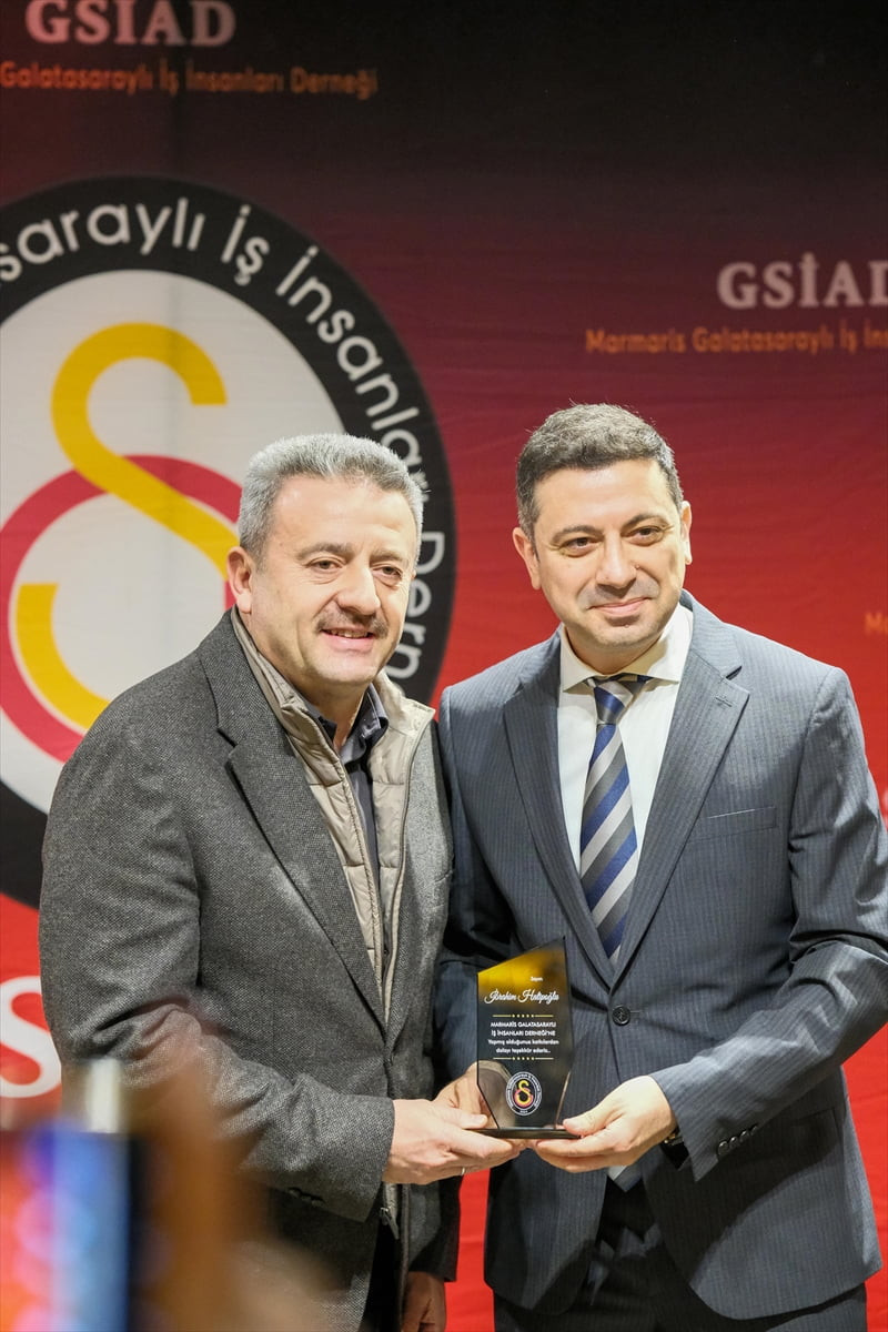 Marmaris Galatasaraylı İş İnsanları Derneği (GSİAD) tarafından düzenlenen programda sarı-kırmızılı...