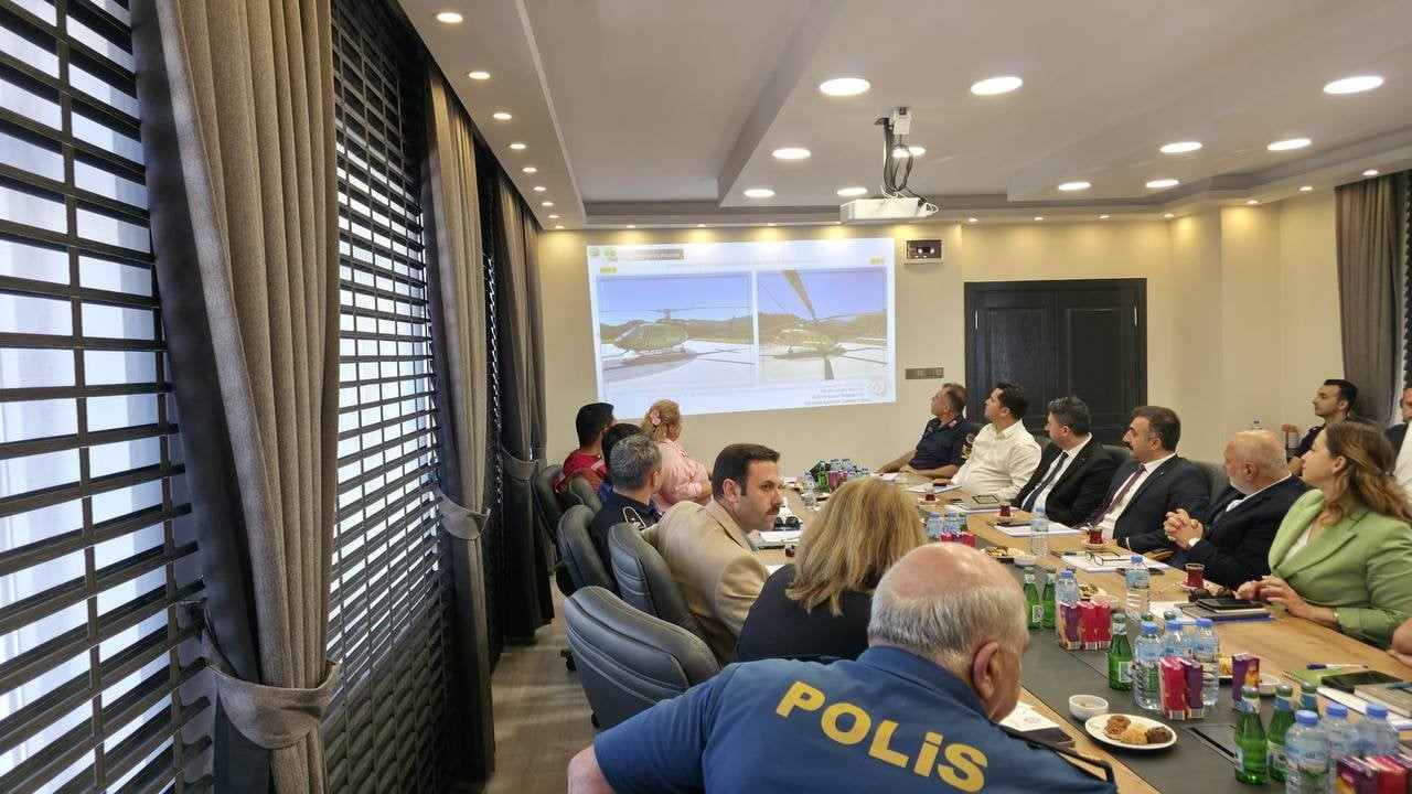 MARMARİS YANGIN SEZONUNA HAZIR: İKİNCİ HELİKOPTER DE GÖREVE BAŞLADI