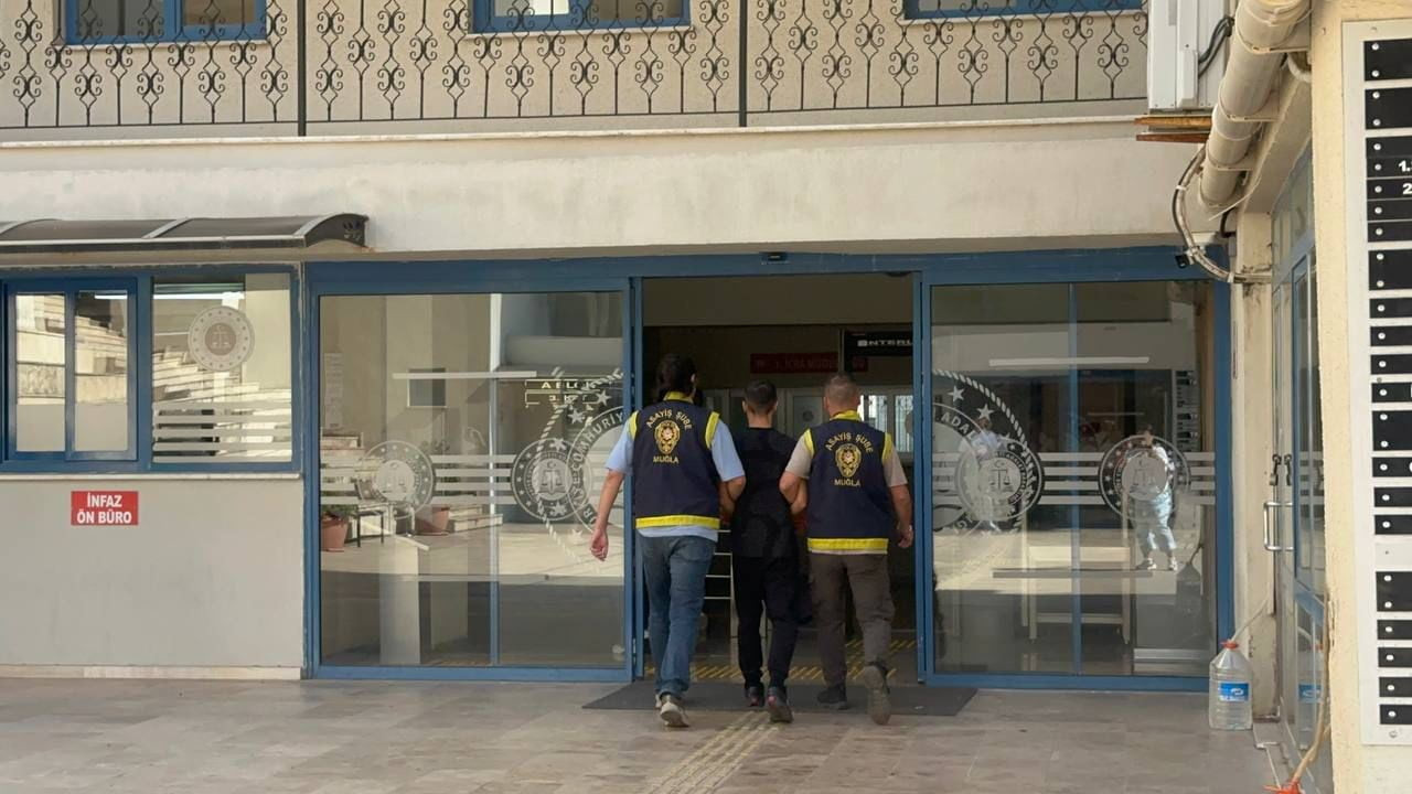 MARMARİS'TEKİ SİLAHLI SALDIRI SORUŞTURMASINDA 5 ŞÜPHELİ ADLİYEYE SEVK EDİLDİ