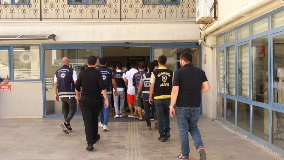 MARMARİS’TE GÖÇMEN KAÇAKÇILIĞI OPERASYONUNDA YAKALANAN 7 ŞÜPHELİ TUTUKLANDI