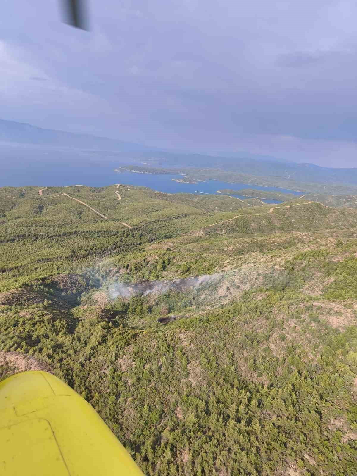 MARMARİS’TEKİ YILDIRIM KAYNAKLI ORMAN YANGINI SÖNDÜRÜLDÜ