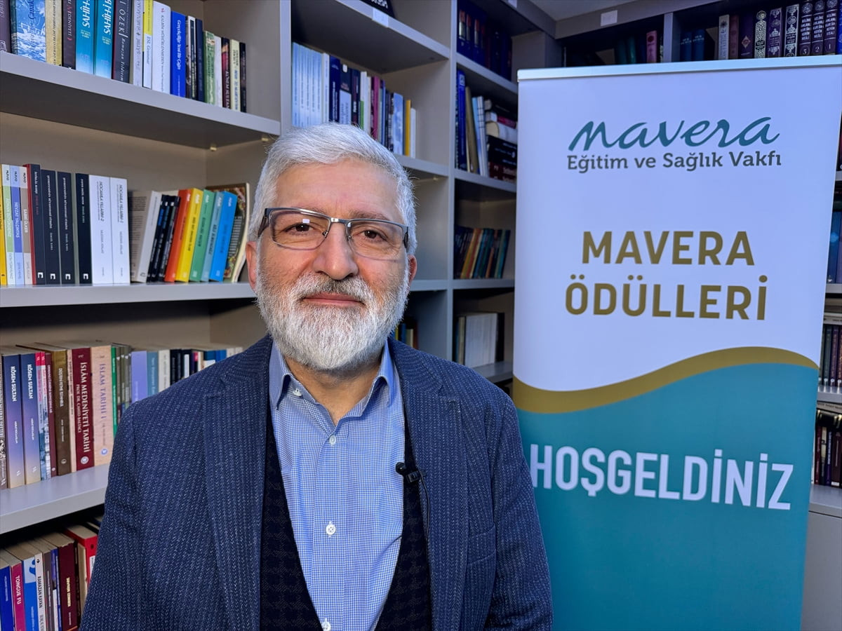 Mavera Eğitim ve Sağlık Vakfı tarafından üniversite öğrencilerine yönelik düzenlenen edebiyat...