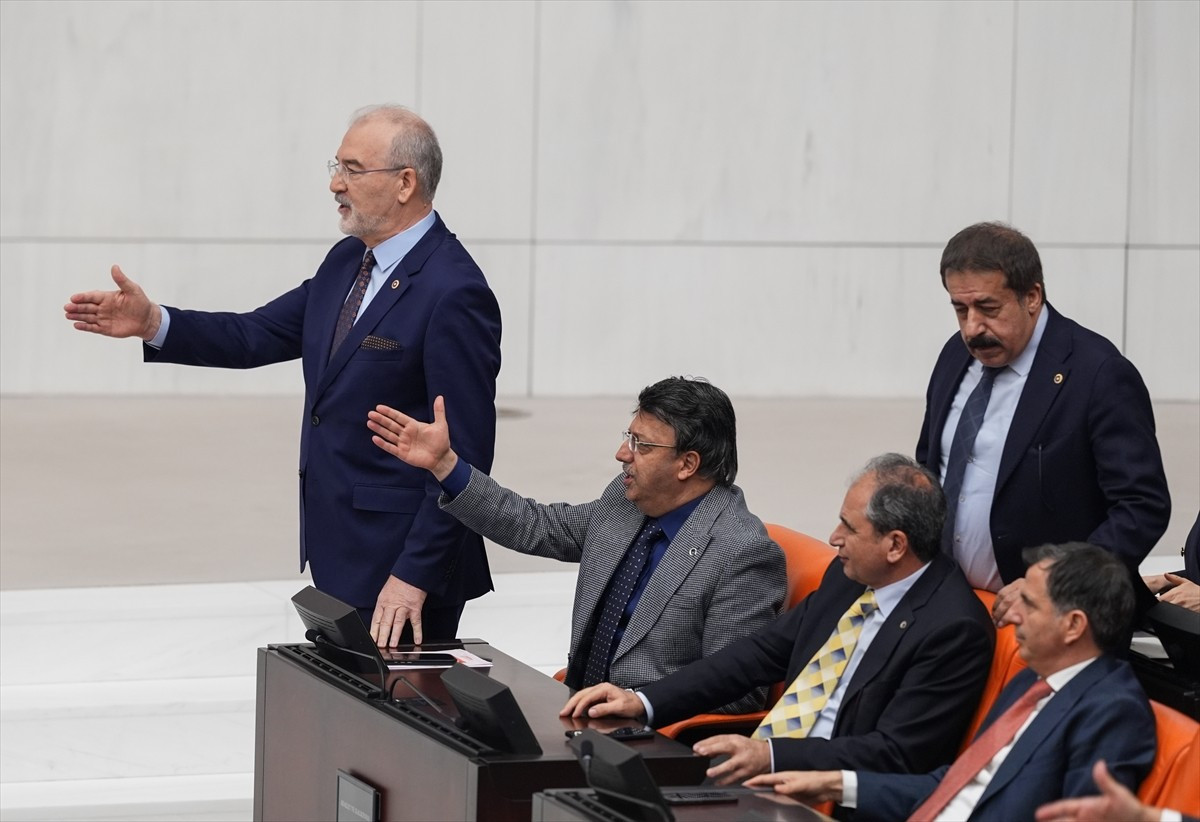 Meclis Başkanvekili Tekin Bingöl başkanlığında toplanan TBMM Genel Kurulu'nda, 2026 Yılı Merkezi...