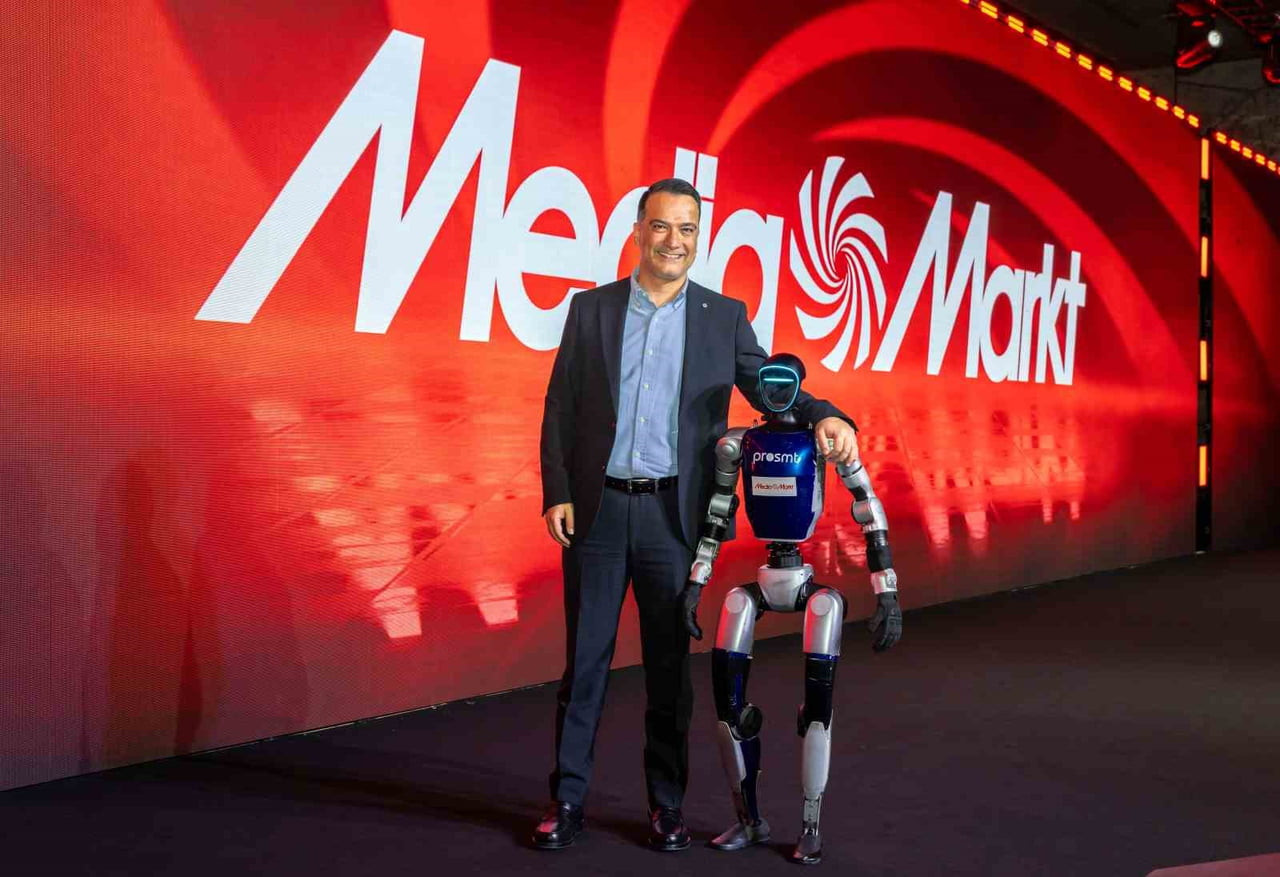 MEDİAMARKT TÜRKİYE TİCARİ OPERASYONLARDAN SORUMLU YÖNETİM KURULU ÜYESİ METE USLUKILINÇ VE İNSANSI...