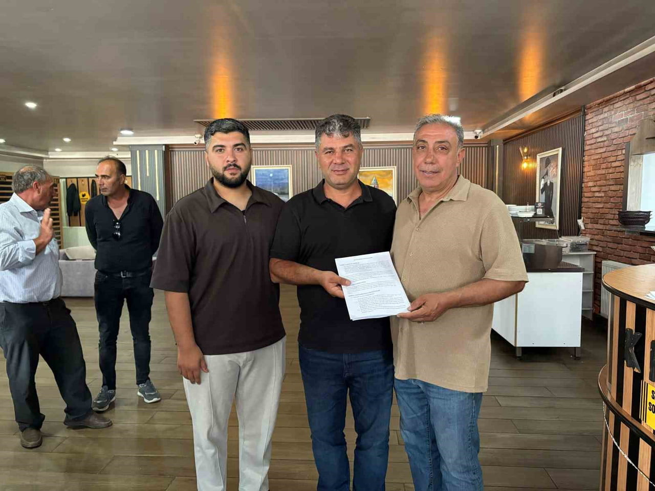 MEDINE HOSPITAL ELAZIĞ KARAKOÇAN‘DA MUHTARLARLA BULUŞTU