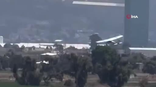 Meksika'nın Huejotzingo kentinde küçük bir uçağın düşmesi sonucu 4 kişi hayatını...