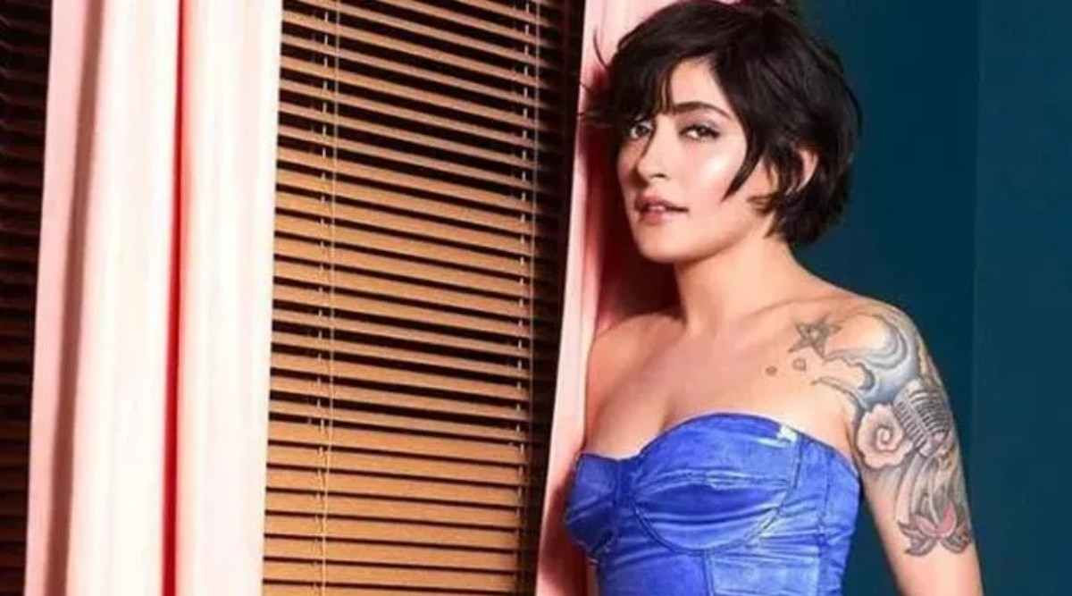 Melek Mosso'nun en çok konuşulan el hareketi
