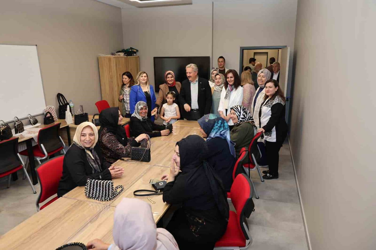 MELİKGAZİ BELEDİYESİ; GÜLÜK SOSYAL YAŞAM MERKEZİ’NİN TANITIMINI YAPARAK, SONRASINDA TÜRK SERAMİK...