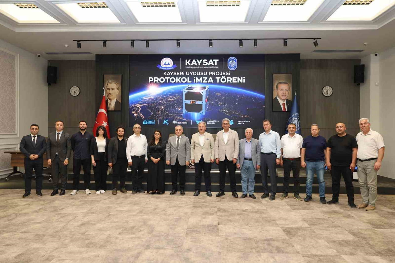 MELİKGAZİ BELEDİYESİ MECLİS SALONU’NDA UYDU VE TEKNOLOJİ ALANINDA KAYSERİ’NİN GELECEĞİNE YÖN...
