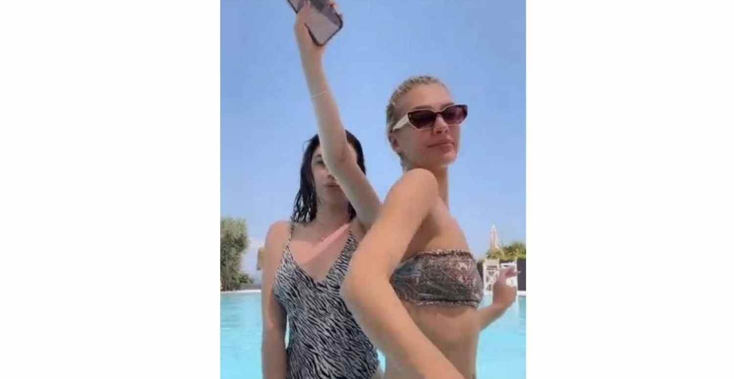 Melisa Döngel Havuz Dansı