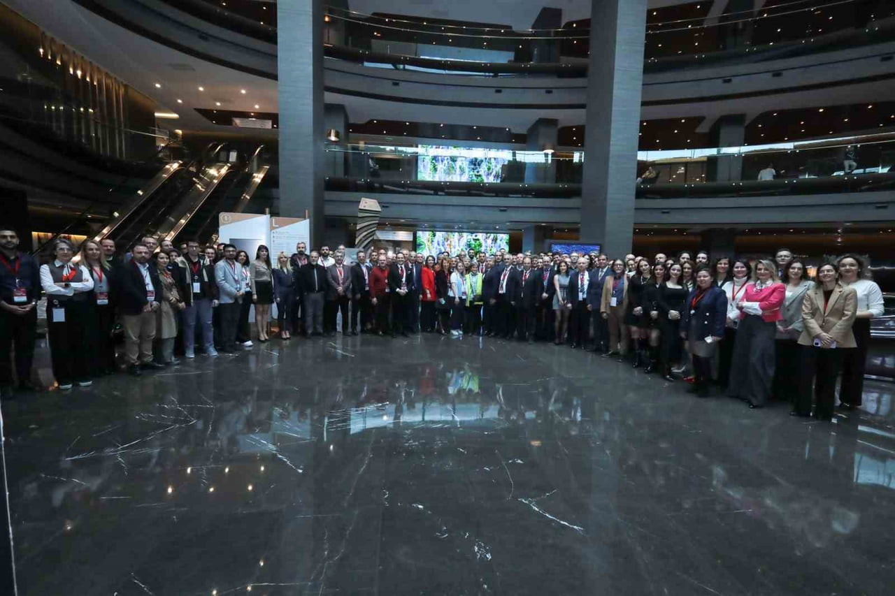 MEMORİAL BAHÇELİEVLER HASTANESİ'NDE DÜZENLENEN "BAĞIRSAK AKADEMİSİ"NDE UZMANLAR, BAĞIRSAK...