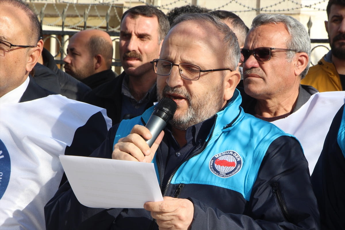 Memur-Sen Mardin İl Başkanı Abdüsselam Demir, son dönemde bazı belediyelerde sözleşmeli personelin...