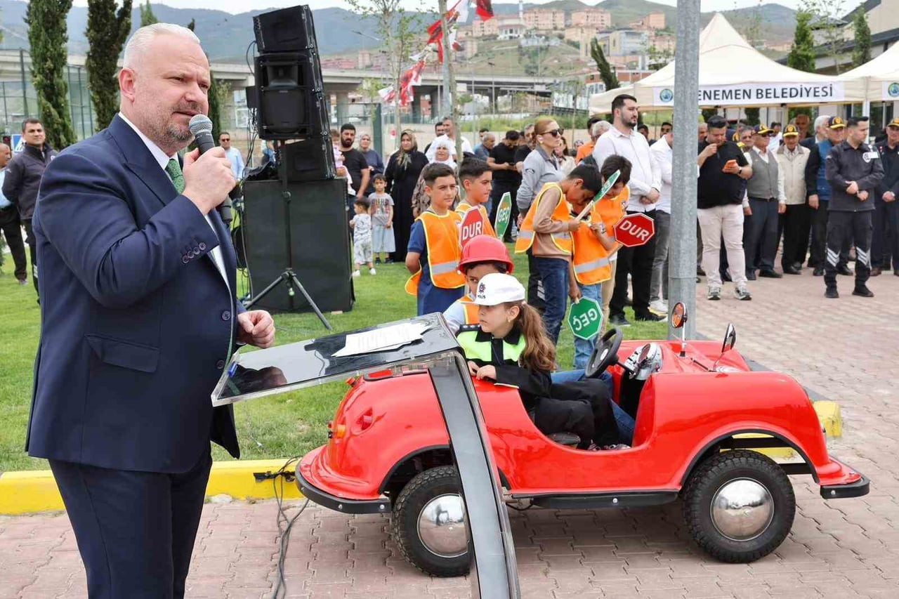MENEMEN BELEDİYE BAŞKANI AYDIN PEHLİVAN
