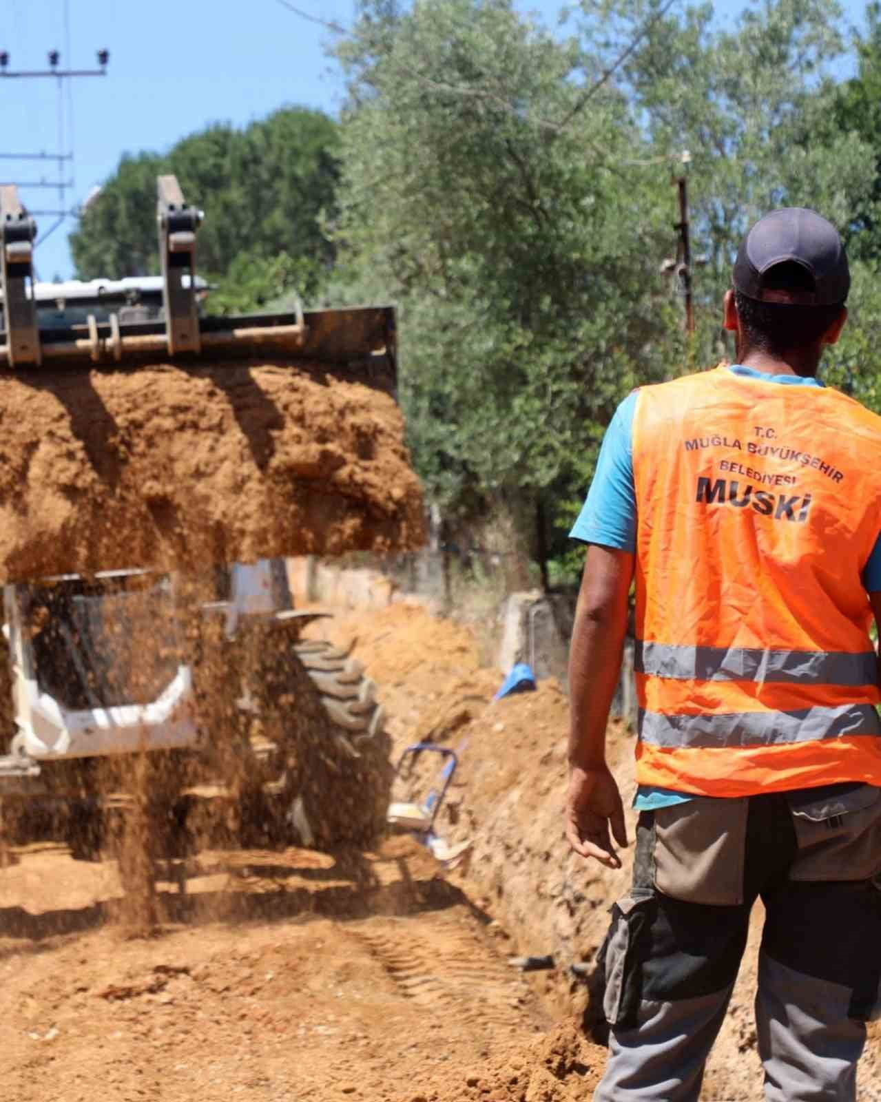MENTEŞE DOĞANKÖY MAHALLESİNİN İÇME SUYU ALTYAPISI YENİLENİYOR