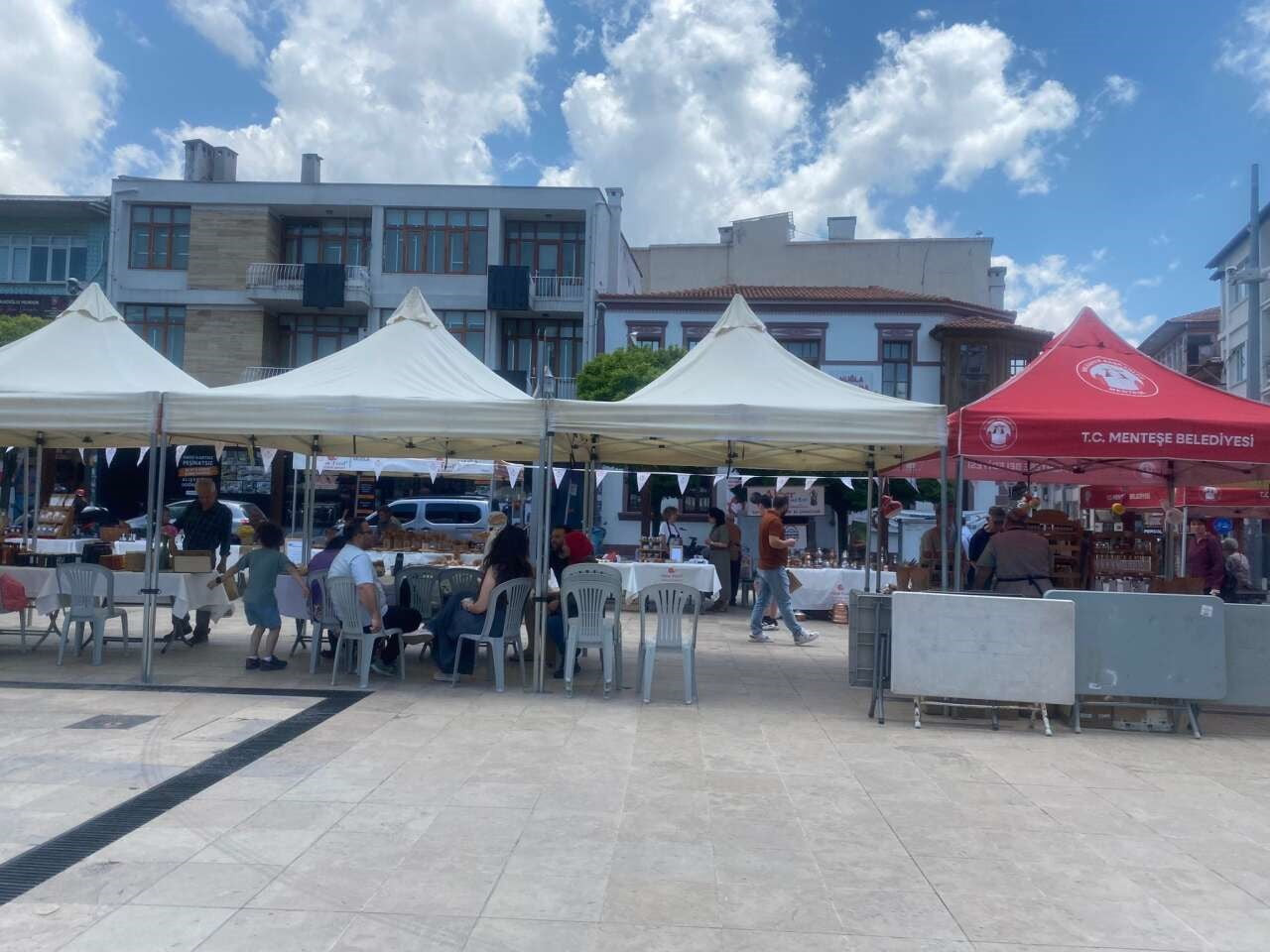MENTEŞE’DE SLOW FOOD YERYÜZÜ PAZARI ŞENLİK HAVASINDA GEÇECEK