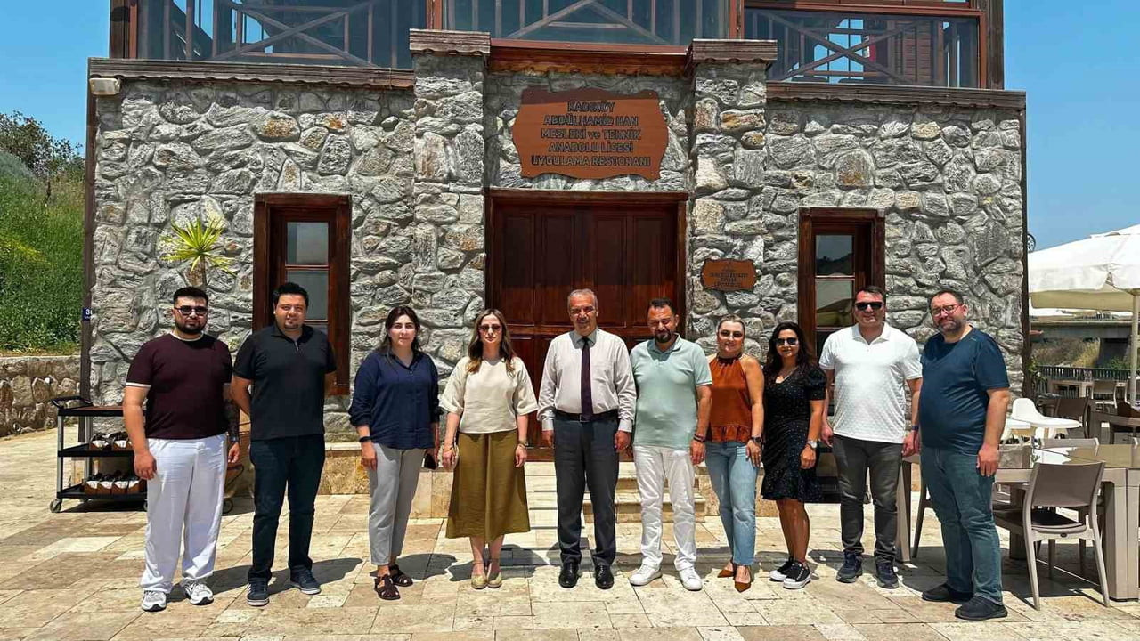 MERHUM BAŞBAKAN ADNAN MENDERES’İN HAYATI, SİYASİ MİRASI VE DÖNEMİNİ GENÇ NESİLLERE AKTARMAYI...