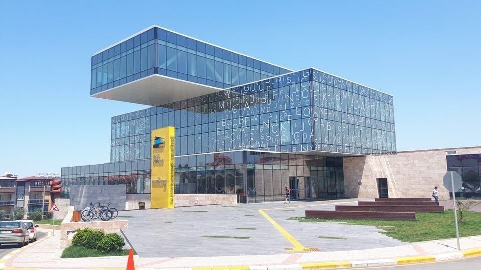 MERKEZEFENDİ BELEDİYESİ BÜNYESİNDE HİZMET VEREN MERKEZ KÜTÜPHANE’NİN, TADİLAT VE BAKIM ÇALIŞMALARI...