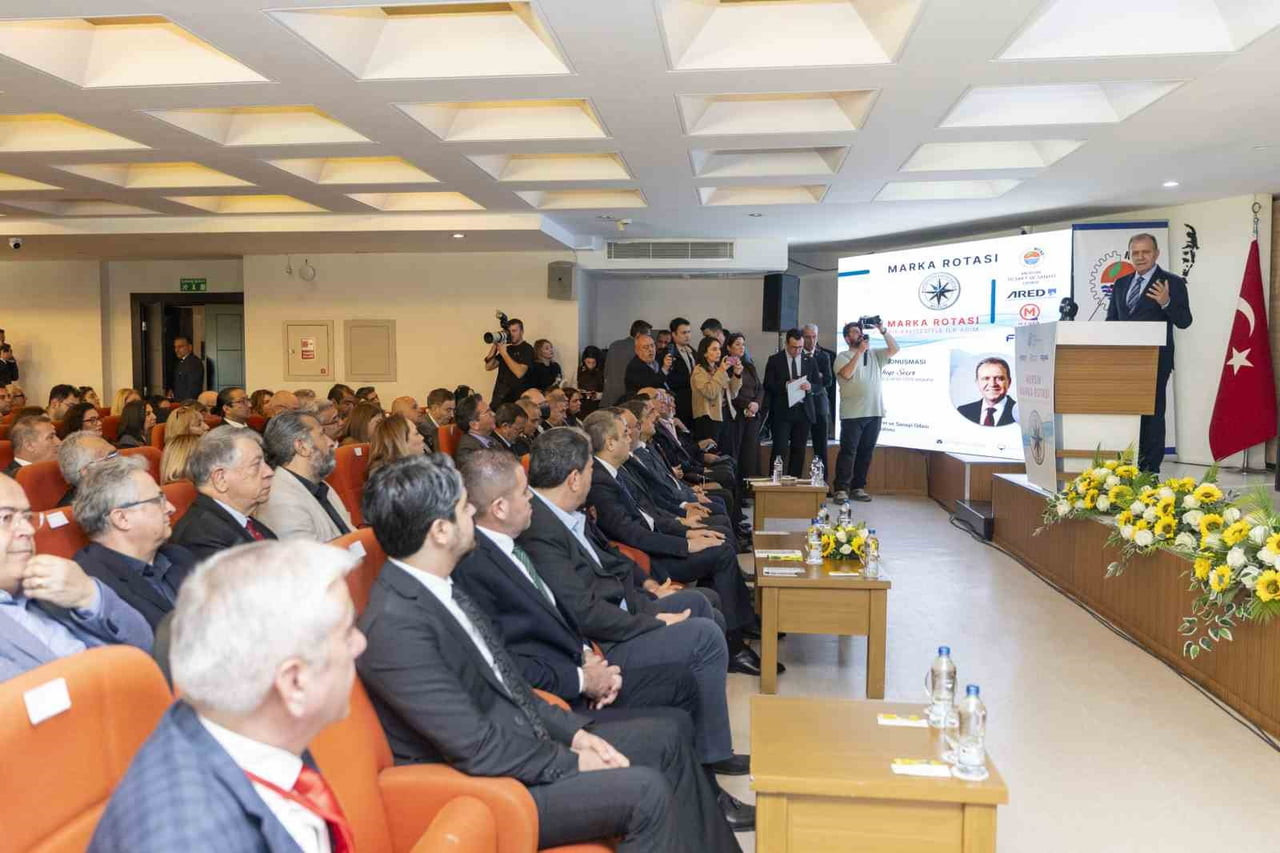 MERSİN BÜYÜKŞEHİR BELEDİYE BAŞKANI VAHAP SEÇER, MERSİN TİCARET VE SANAYİ ODASI (MTSO) TARAFINDAN...