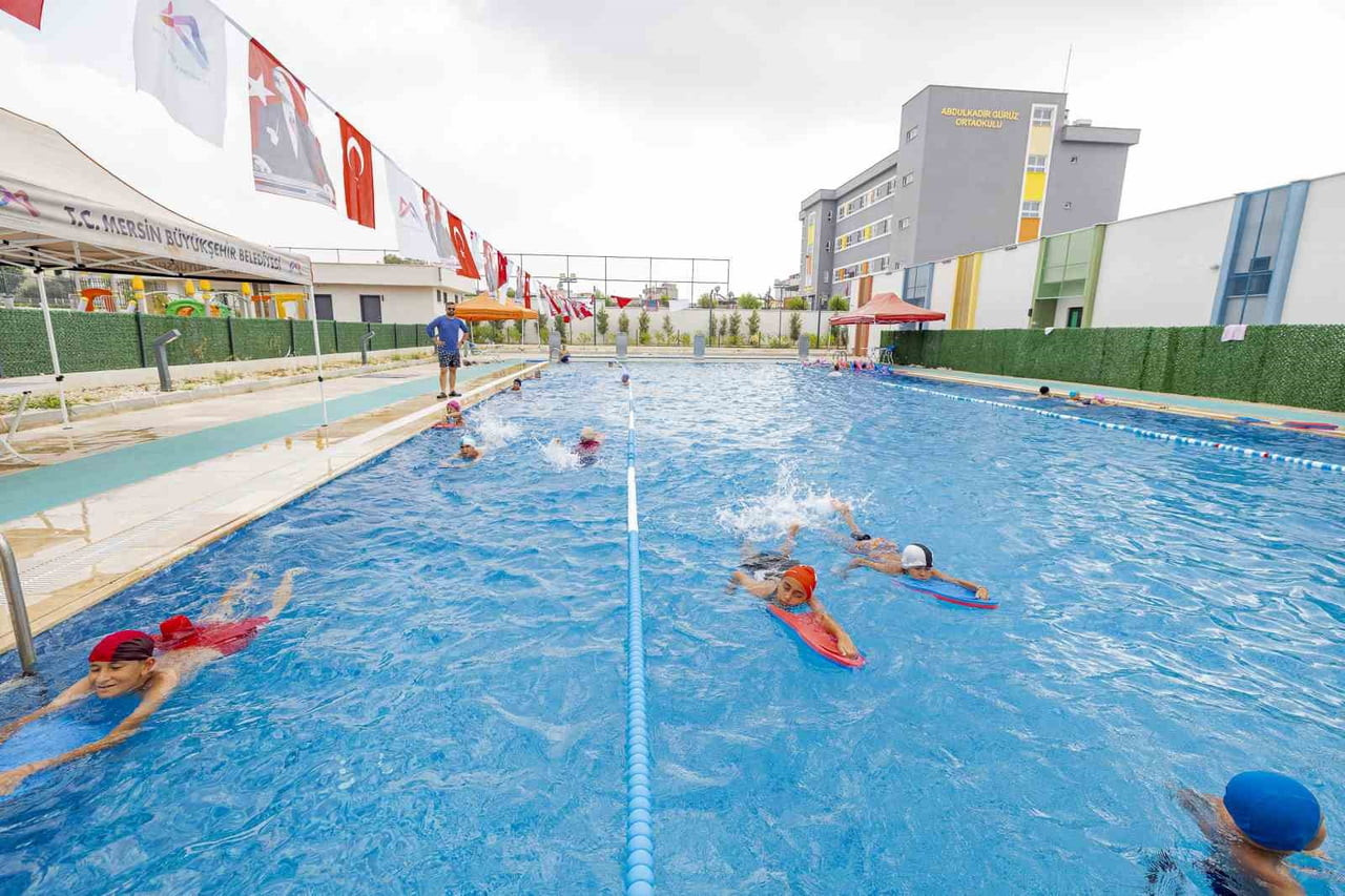 MERSİN BÜYÜKŞEHİR BELEDİYESİ, YAZ DÖNEMİNDE HER YAŞTAN VATANDAŞI SPORLA BULUŞTURMAK AMACIYLA MACİT...