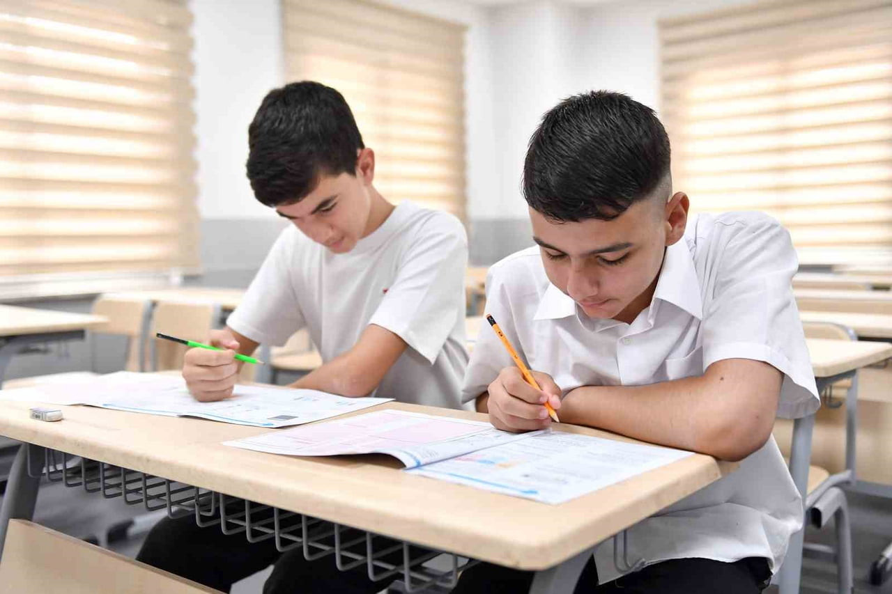 MERSİN BÜYÜKŞEHİR BELEDİYESİ'NİN 21 KURS MERKEZİNDE EĞİTİM ALAN ÖĞRENCİLERDEN 38'İ LGS'DE YÜZDE...