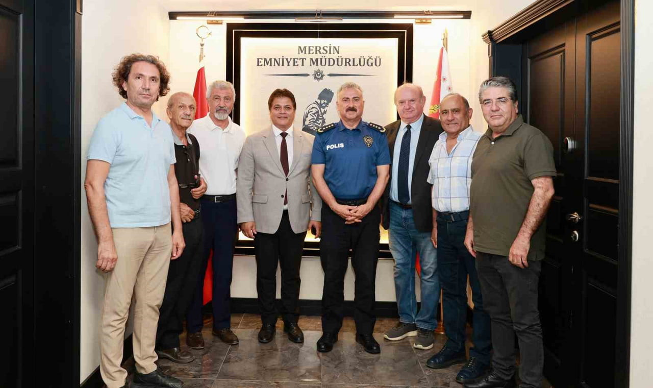 MERSİN GAZETECİLER CEMİYETİ YÖNETİM KURULU ÜYELERİ, KISA SÜRE ÖNCE GÖREVE BAŞLAYAN MERSİN İL...