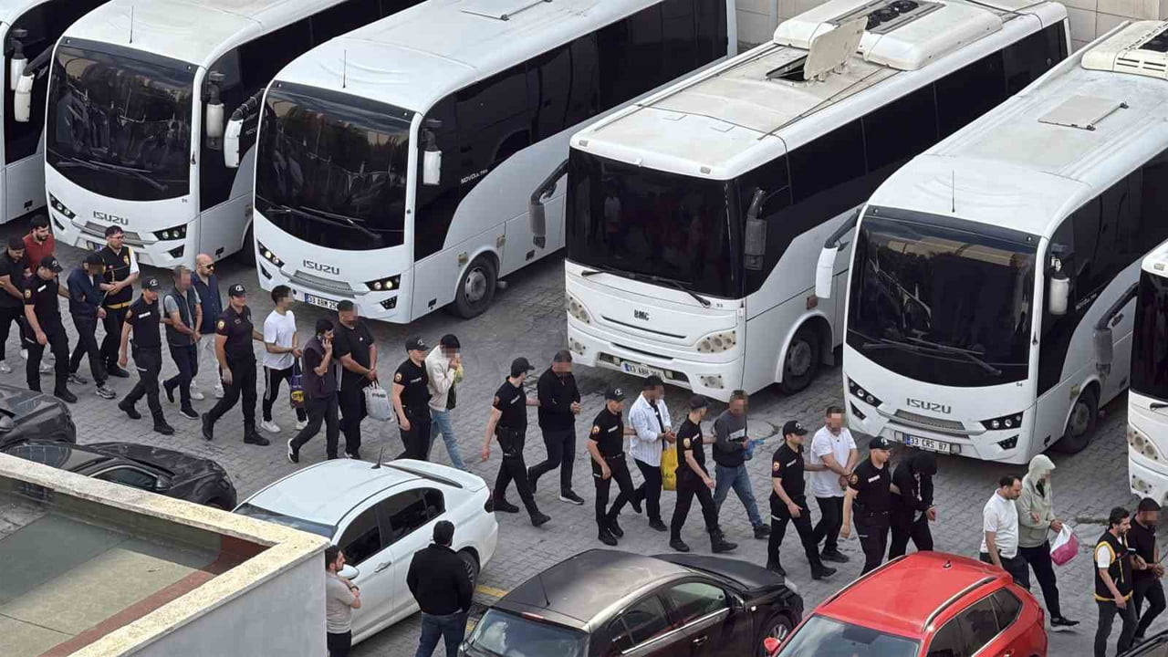 MERSİN MERKEZLİ 7 İLDE 26 MİLYAR 416 MİLYON LİRALIK İŞLEM HACMİNE ULAŞTIĞI BELİRLENEN ŞÜPHELİLERE...