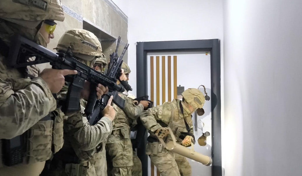 MERSİN MERKEZLİ 7 İLDE DÜZENLENEN YASA DIŞI BAHİS OPERASYONUNDA GÖZALTINA ALINAN 40 ŞÜPHELİDEN...